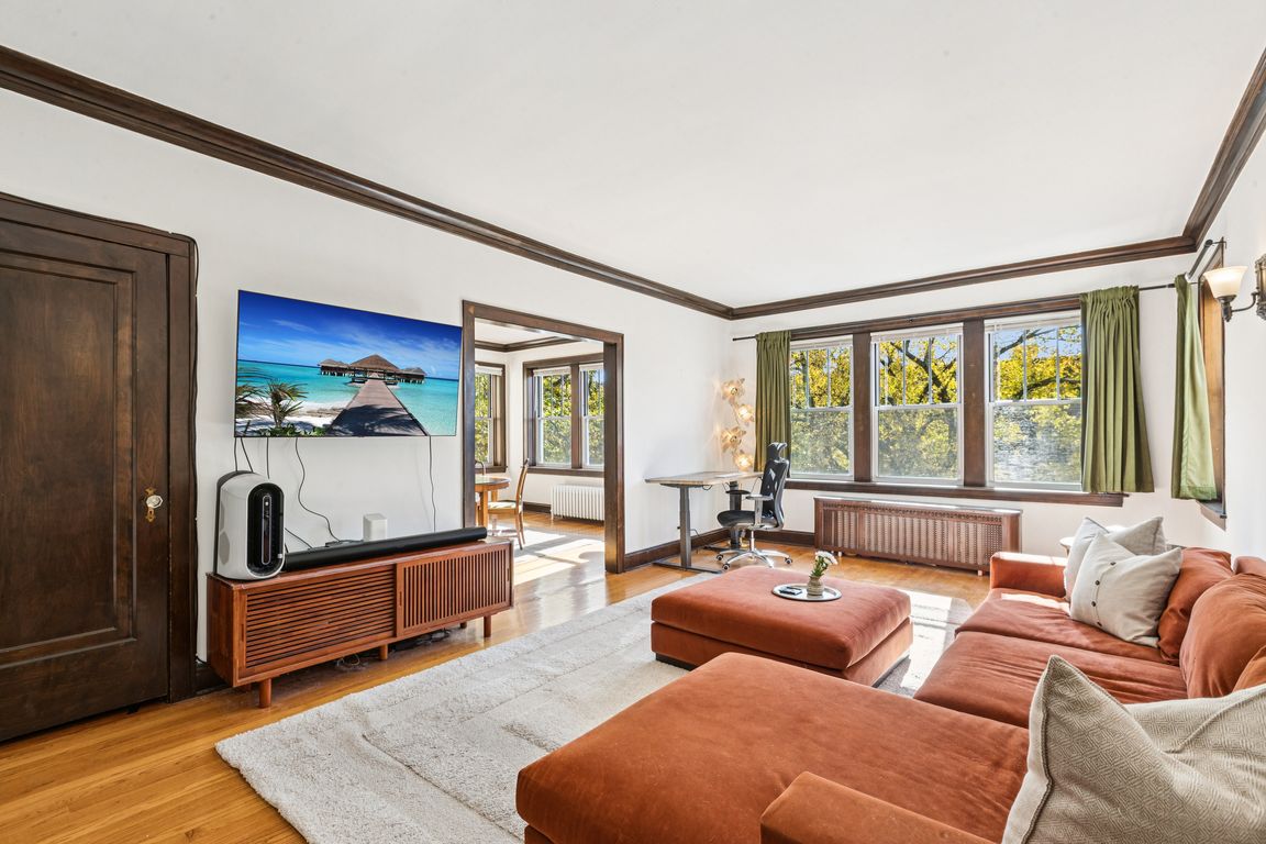 next background image