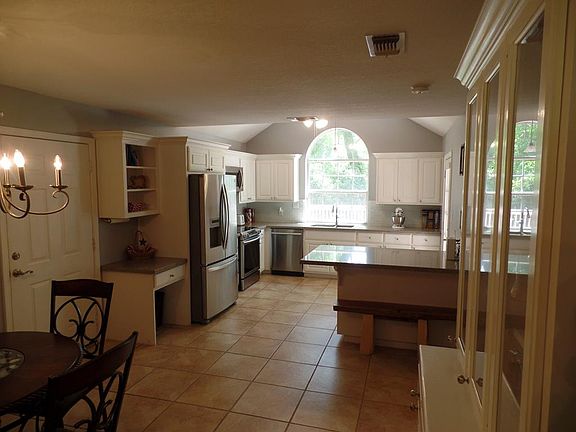 5th image of 1524 Azalea Dr