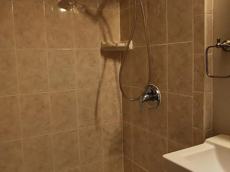 Full bath in basement