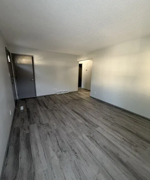 1809 Garry Ave NW — Photo 11