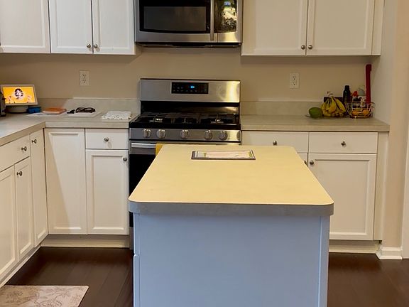 4th image of 37 Winding Hill Dr