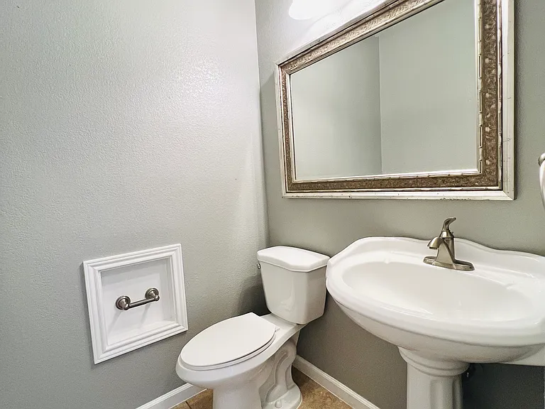 1042 Fireside Dr — Photo 25