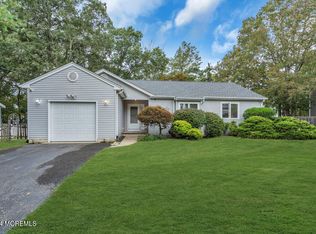 32 Admiral Ave, Manahawkin, NJ 08050
