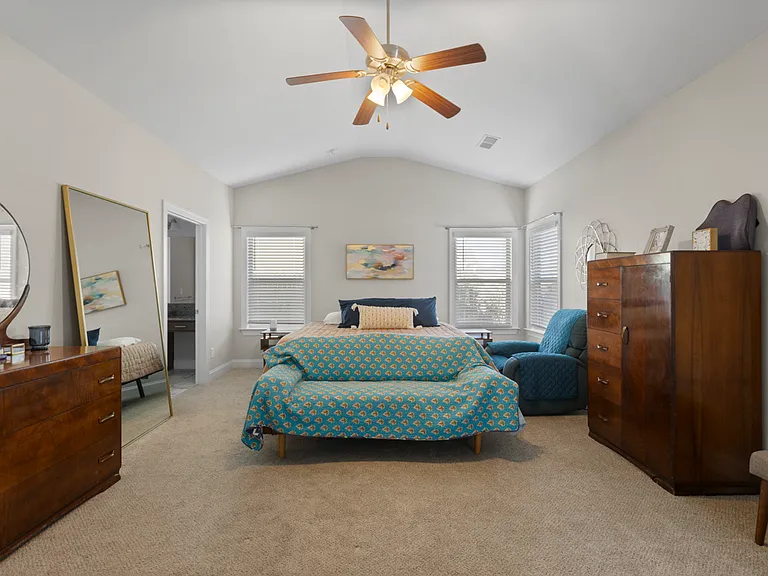 253 Woodward Way — Photo 3