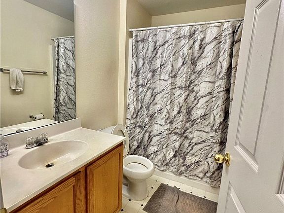5th image of 3813 Stonefield Dr