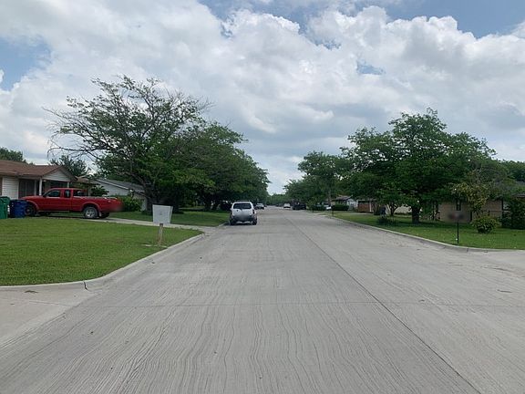 4th image of 306 E Willow Ln