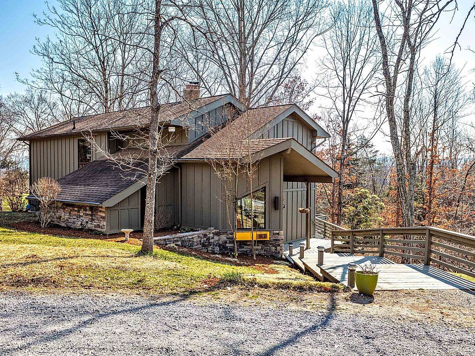 1st image of 143 Gravel Ln