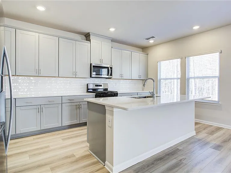 61 Longleaf St — Photo 6