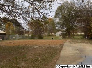 304 Adams Dr NW, Decatur, AL 35601