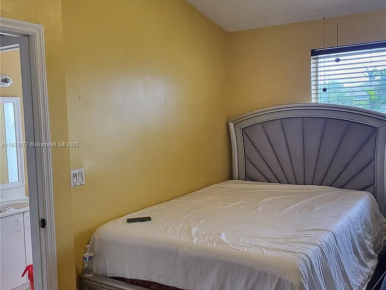 820 NE 212th Ter #6 — Photo 32