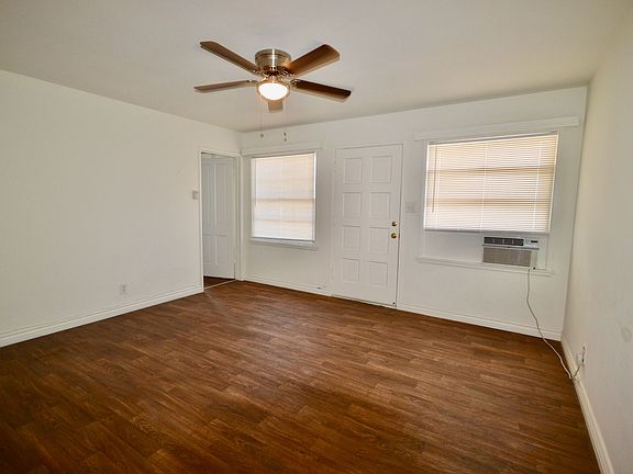 5th image of 125 E Ellis Pl APT 13