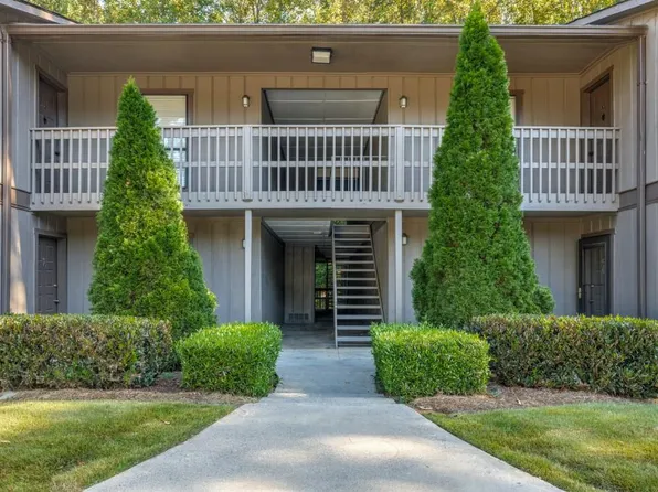 318 Smokerise Cir SE, Marietta, GA 30067