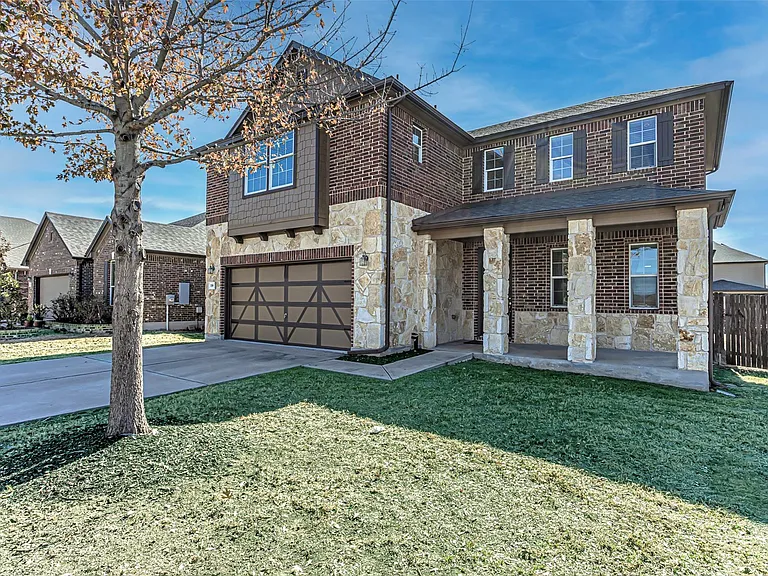339 Alamosa Dr — Photo 2