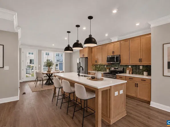 800 Park Ridge Dr, Crozet, VA 22932