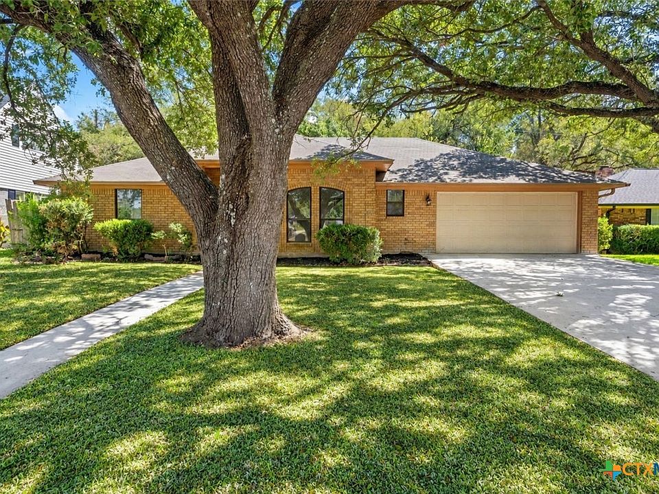 1st image of 3213 Pecan Valley Dr