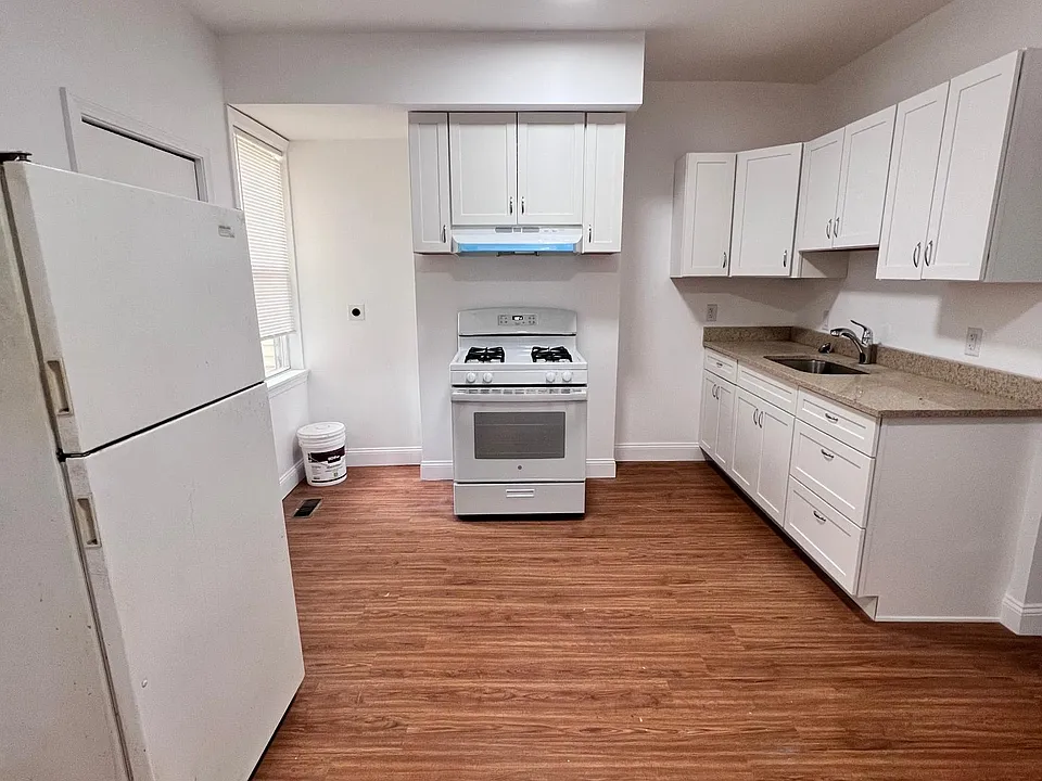 26 West St #1