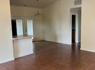 18 Owens Dr, Los Lunas, NM 87031