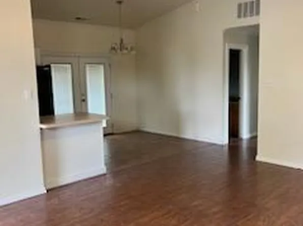 18 Owens Dr, Los Lunas, NM 87031