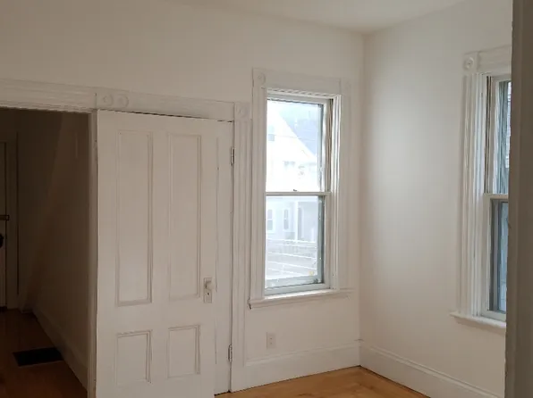 60 Mansfield St, Everett, MA 02149