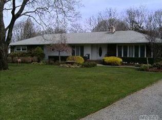 287 S Country Rd, East Patchogue, NY 11772