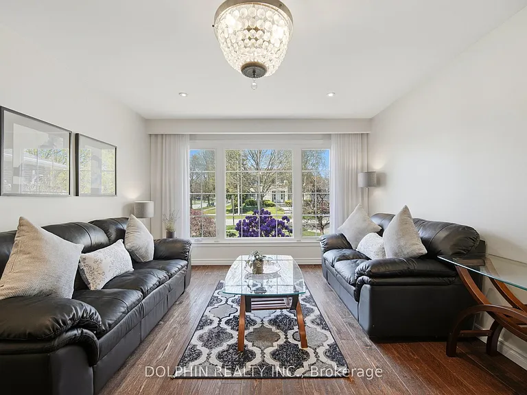 1090 Vanier Dr — Photo 16