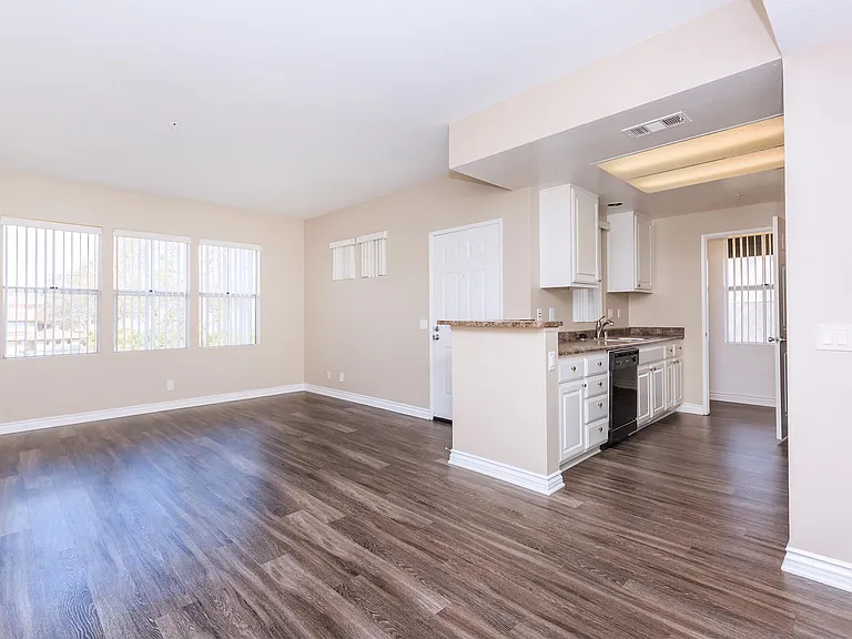 Villas Antonio Apartment Homes — Photo 35
