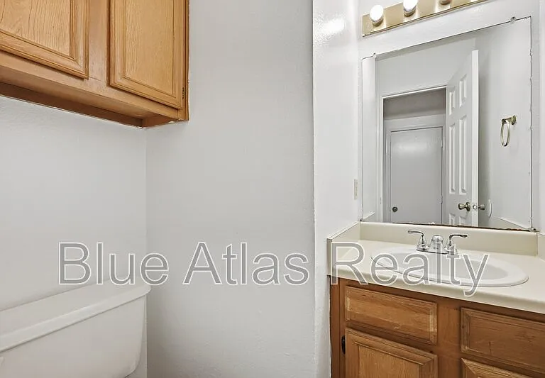 2713 Wimbledon Ct #D — Photo 8