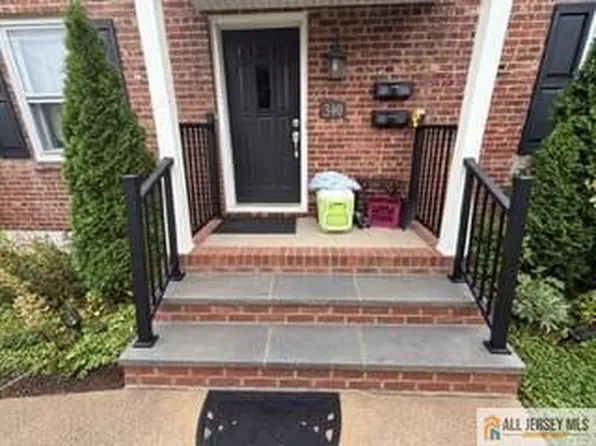 340 N 6th Ave APT 1, Manville, NJ 08835