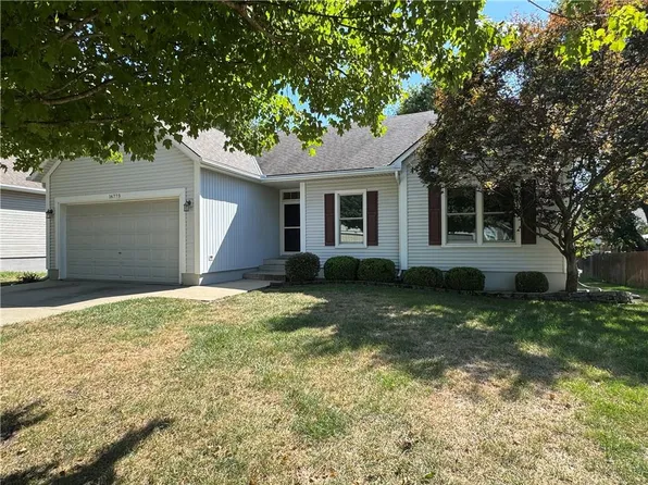 16773 W 157th Ter, Olathe, KS 66062