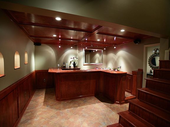 Full service "Pub" style bar