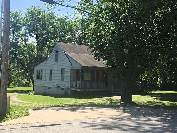 2nd image of 8911 Elm Ave