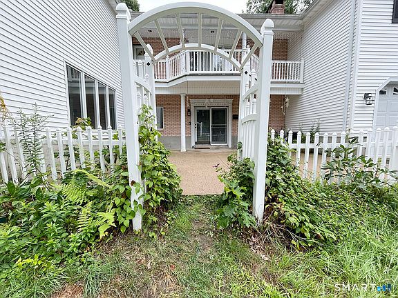 3rd image of 121 S Main St