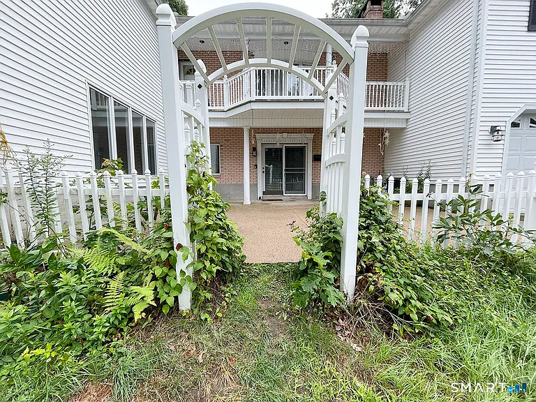 121 S Main St — Photo 3