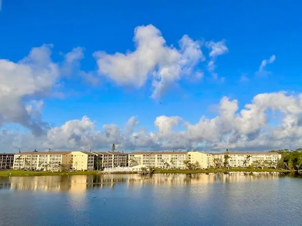 3494 Lake Bayshore Dr #P520, Bradenton, FL 34205