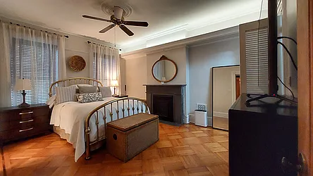 Rented by R New York