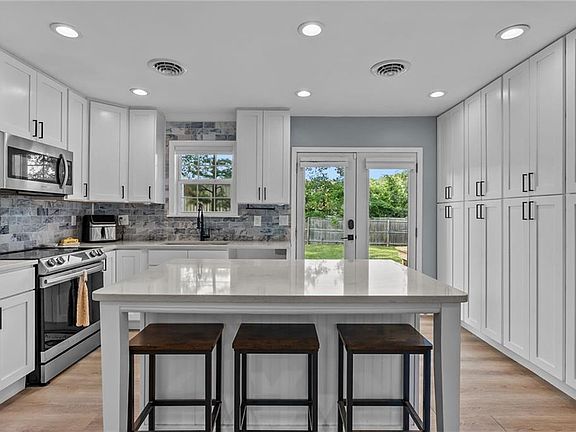 5th image of 1150 Beautiful St