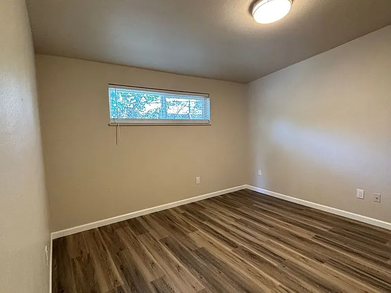 R1257 SW Plummer Ave — Photo 22
