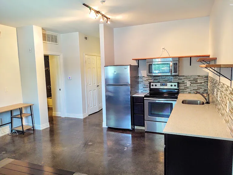 Hickory Park Apartments — Photo 2
