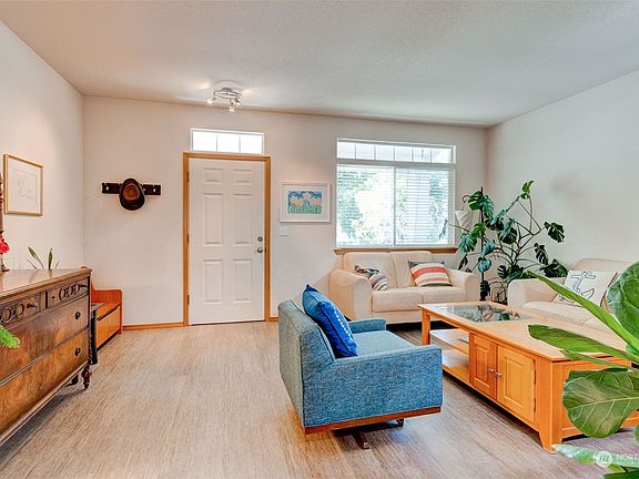 3rd image of 17213 SE 21st Street