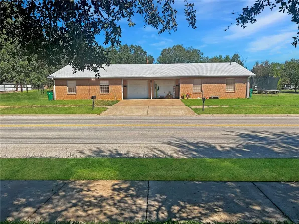 701 W Sadosa St #A & B, Eastland, TX 76448