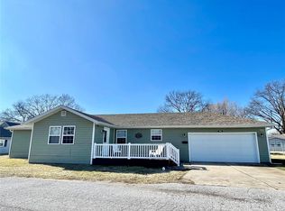 1905 N Jackson St, Litchfield, IL 62056