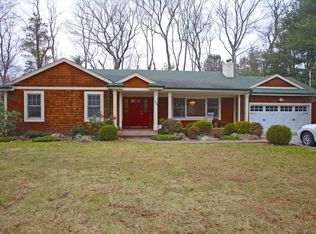 23 Amherst Ct, Huntington, NY 11743