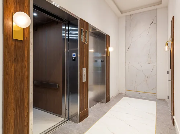 584 Fourth Avenue image 23 of 40