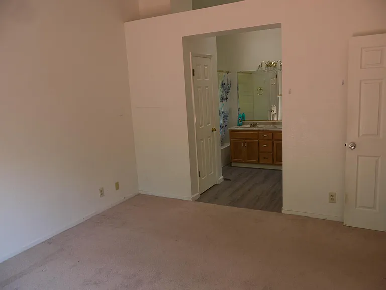 9420 Wellington Cir — Photo 2