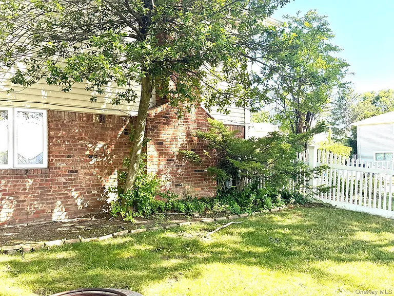 906 Park Ct — Photo 15