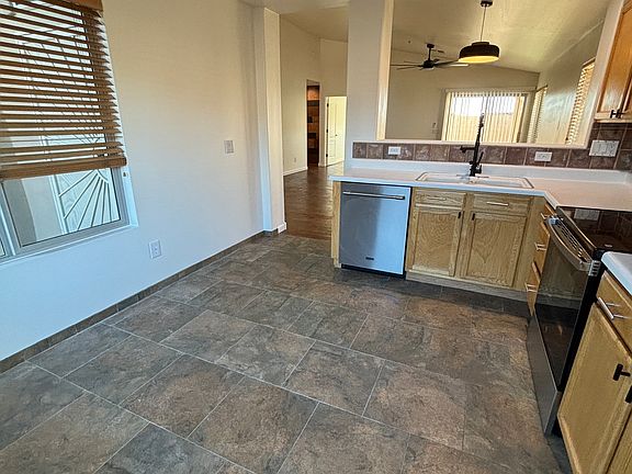 5th image of 15742 N 102nd St