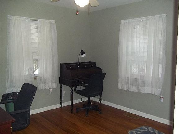 4th image of 7281 Richmond Ave