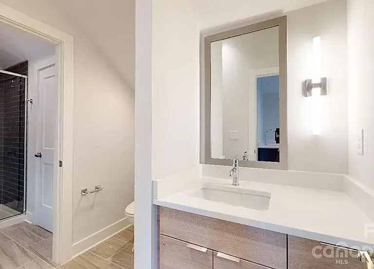 1056 Kenilworth Ave #1 — Photo 16
