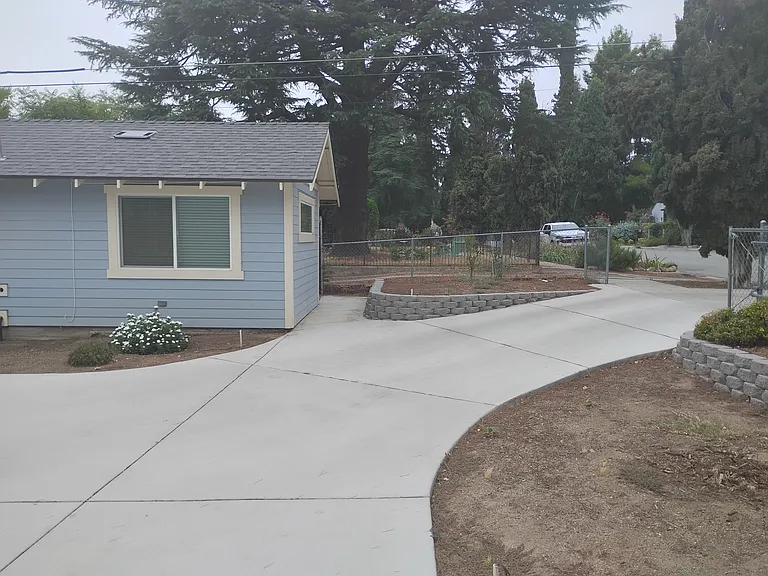 981 N San Gorgonio Ave — Photo 6