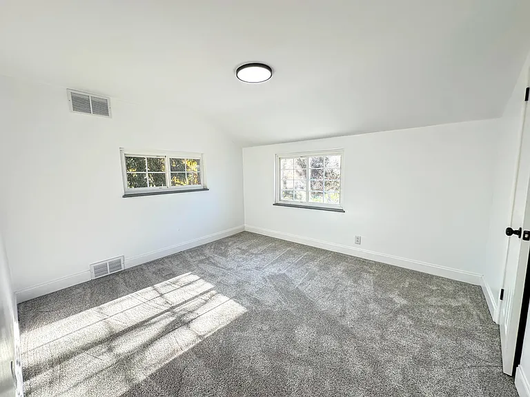 1607 Girard Ave — Photo 17
